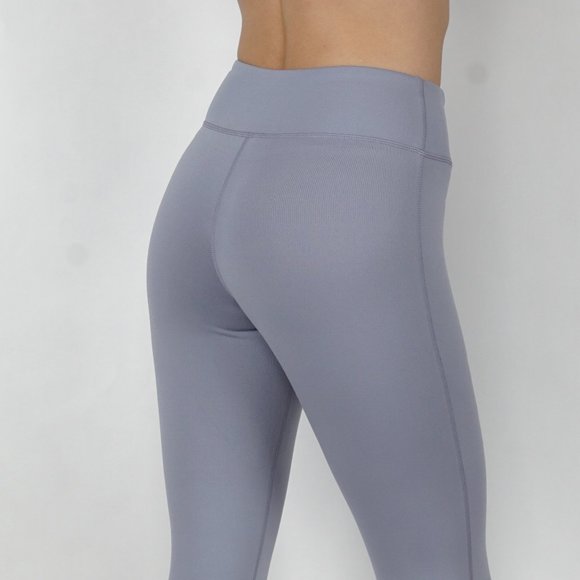 Yoga pants Criss Cross Cutouts 7/8 Length legging - Picture 3 of 4